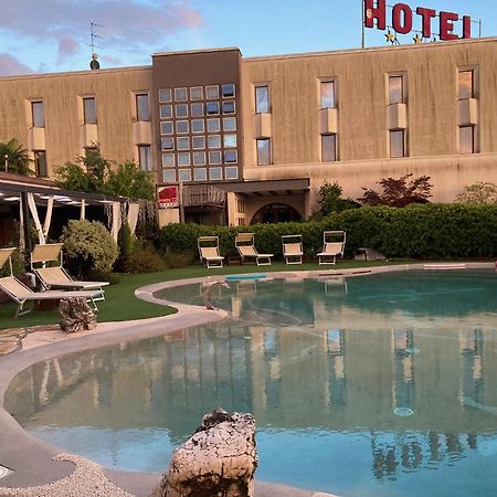 Hotel Posta 77 San Giorgio In Bosco Eksteriør billede