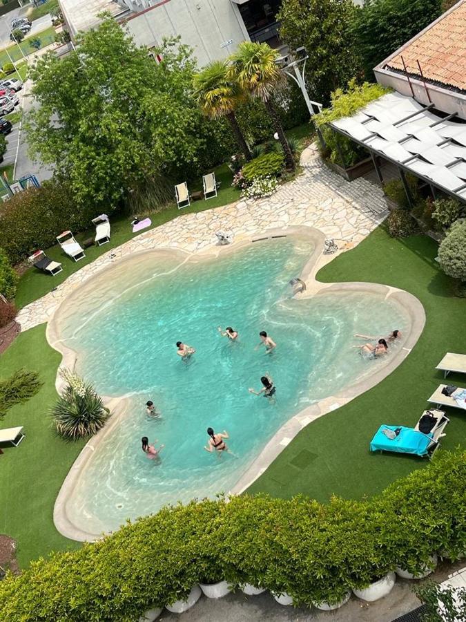 Hotel Posta 77 San Giorgio In Bosco Eksteriør billede
