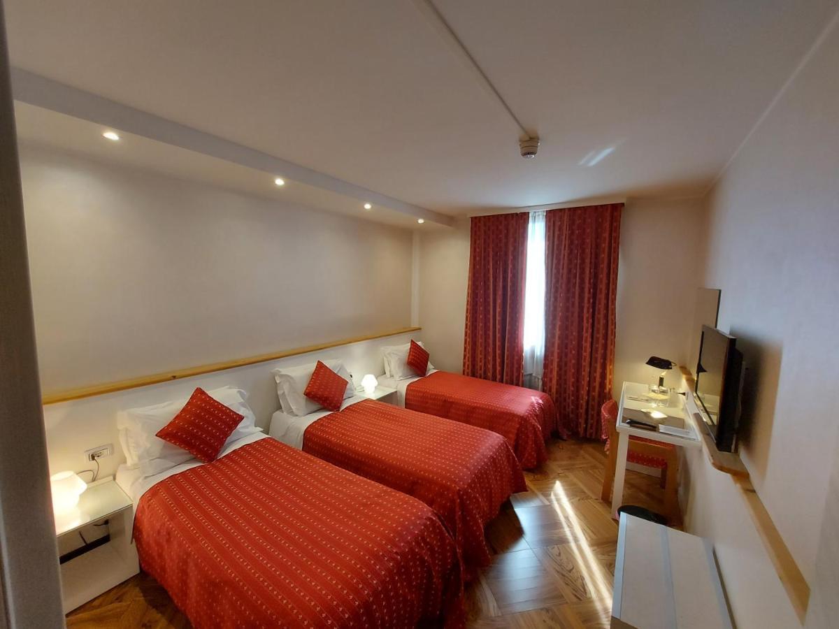 Hotel Posta 77 San Giorgio In Bosco Eksteriør billede
