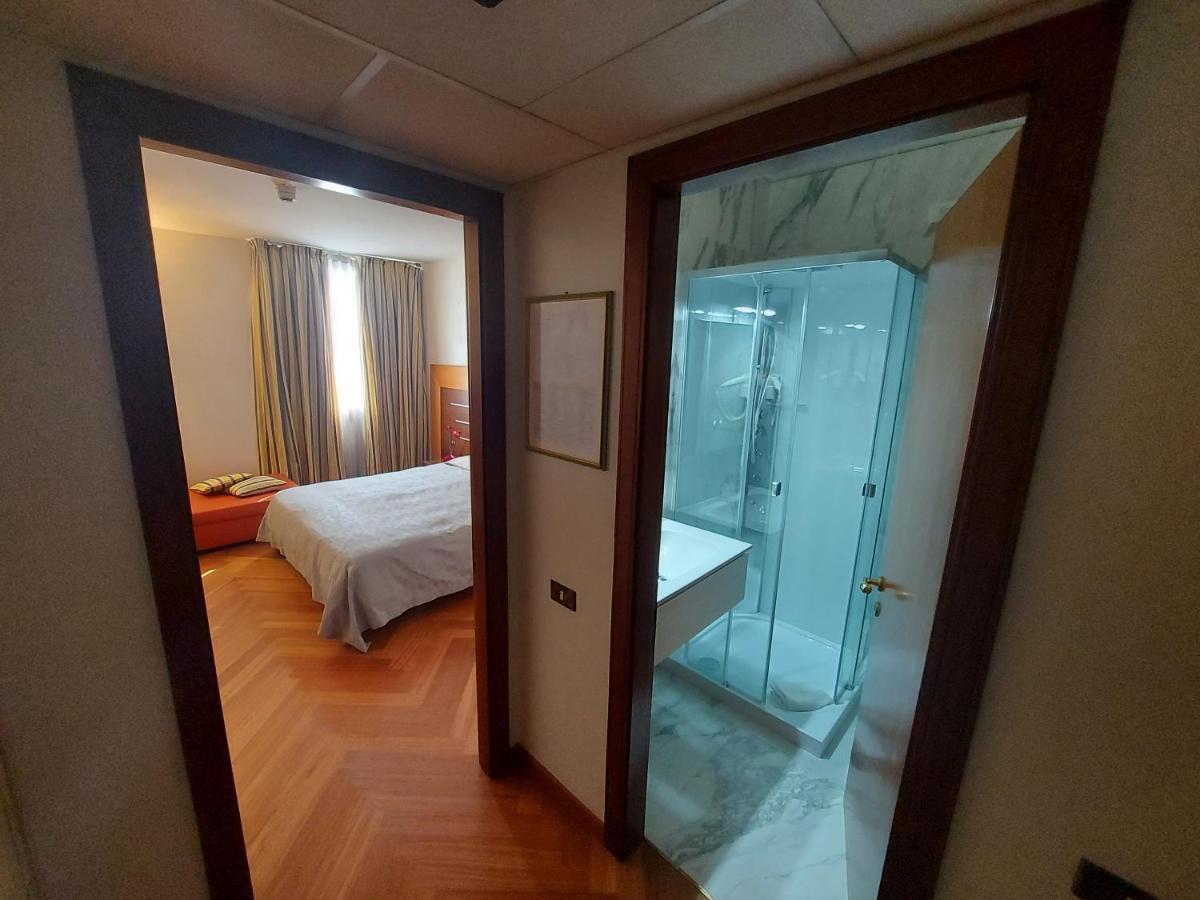 Hotel Posta 77 San Giorgio In Bosco Eksteriør billede