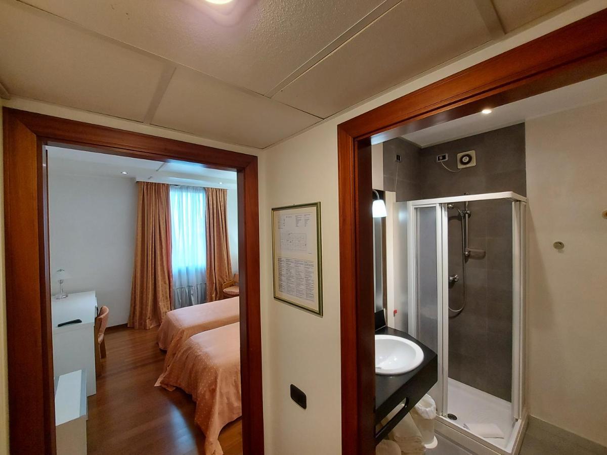 Hotel Posta 77 San Giorgio In Bosco Eksteriør billede