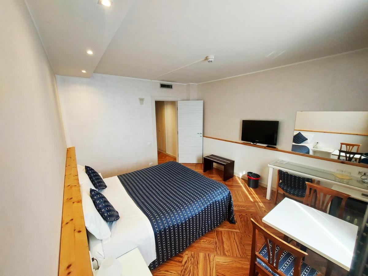 Hotel Posta 77 San Giorgio In Bosco Eksteriør billede