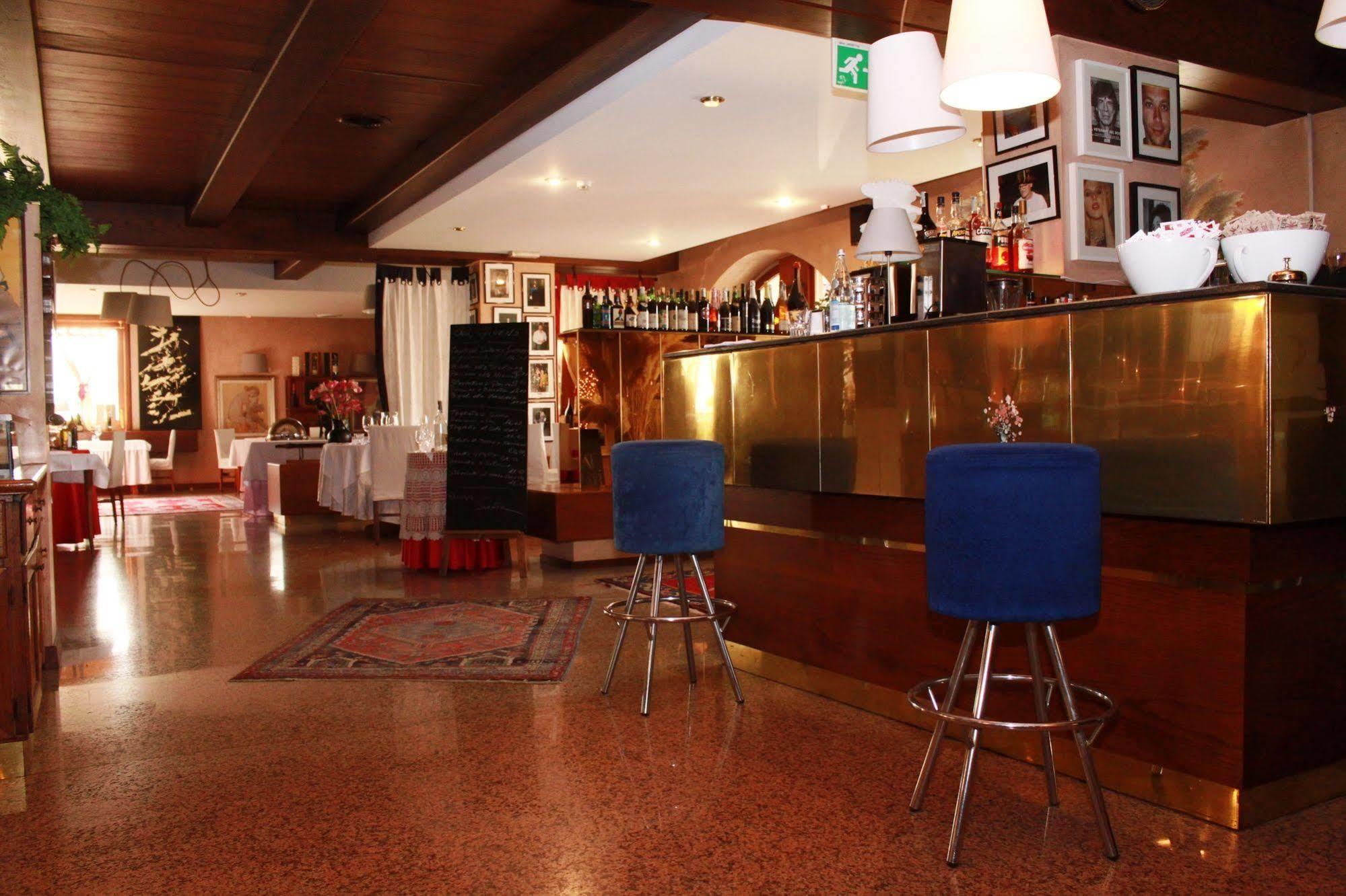 Hotel Posta 77 San Giorgio In Bosco Eksteriør billede